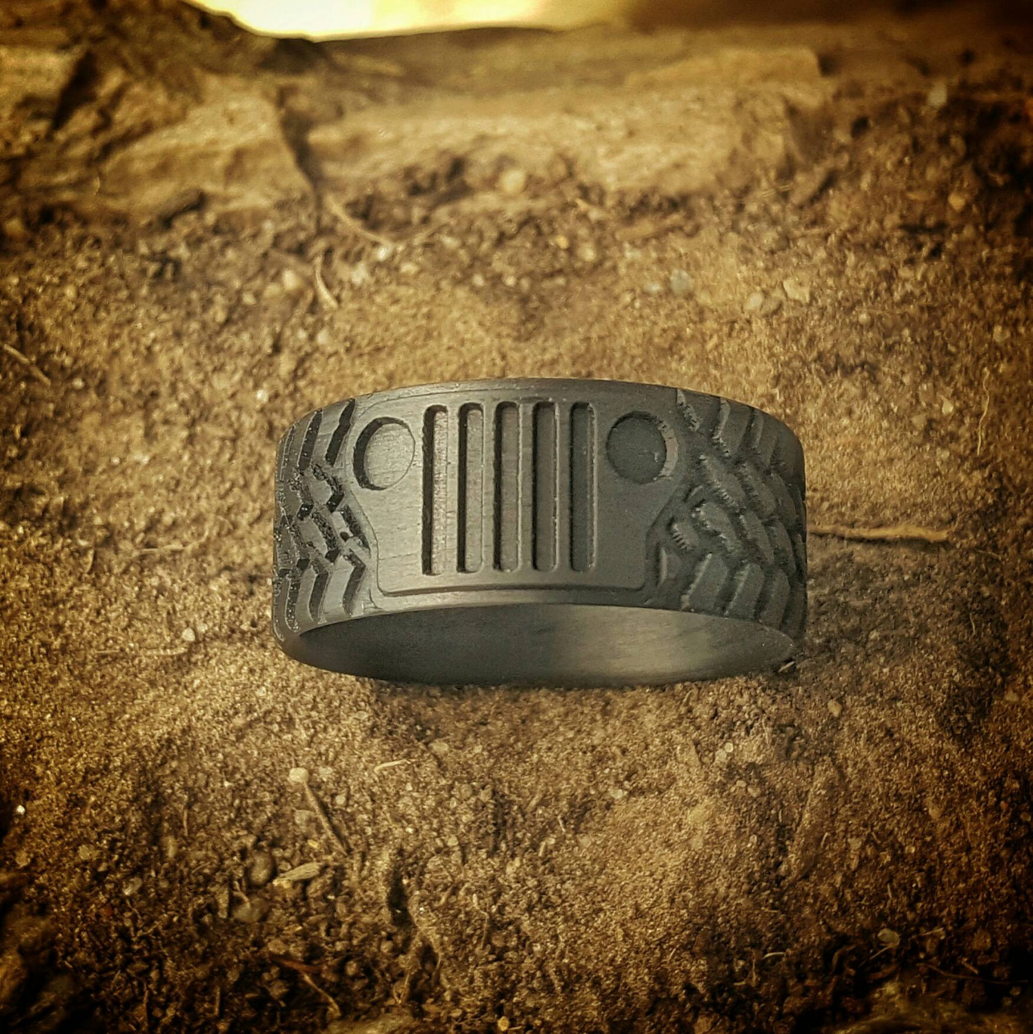 Trail King Off Road 10mm wide Carbon Fiber Tread Ring.