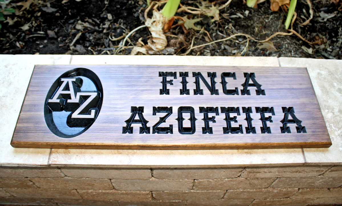 custom family finca sign